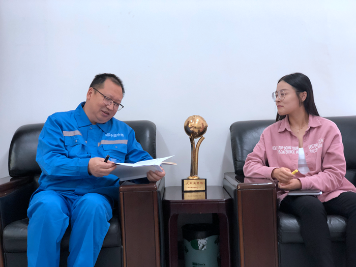 1569484268662388.png 附图四:与入党申请人谈话.png