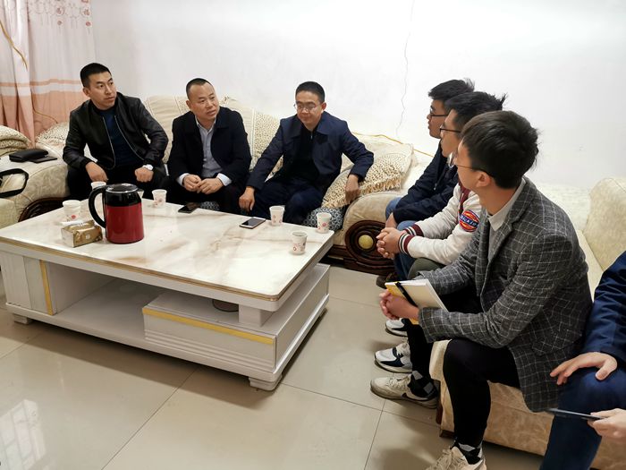 1574426154522664.jpg 图2:郭书记在洛阳项目部驻地与项目部员工进行交流_副本.jpg