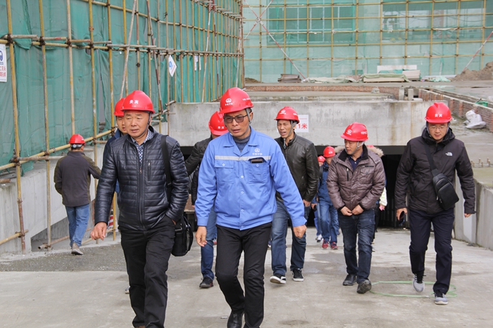 1574732683346061.jpg 图2:观摩现场.JPG