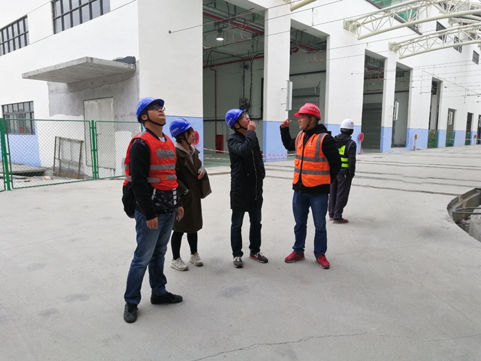 1574760518302470.jpg 图:现场指导.jpg