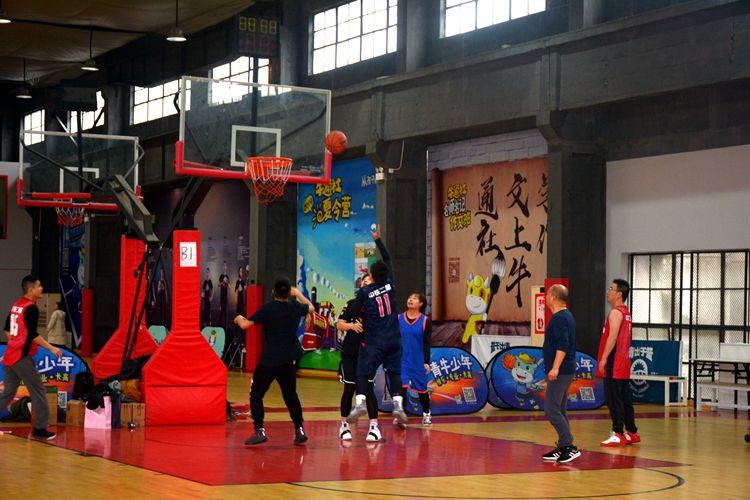 1577092421128385.jpg 图2:比赛场景_副本.jpg