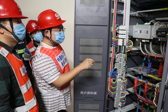 图3：现场工艺指导_副本.jpg