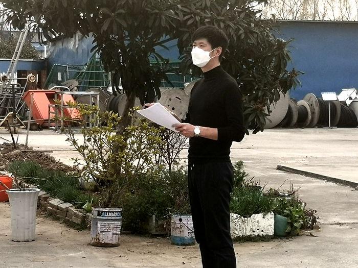 图2：党支部副书记胡熹宣读规章制度_副本.jpg