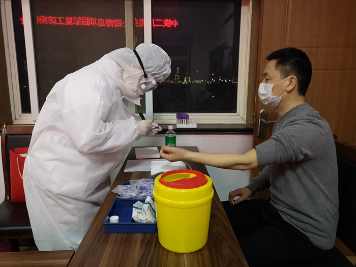 图2：采集血样_副本.jpg