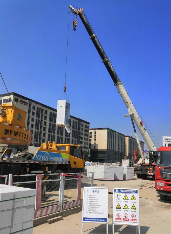 1588240311247088.jpg 图3:400v低压开关柜吊装副本.jpg