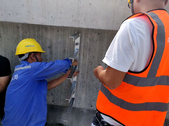 图一 支架试装_副本.jpg