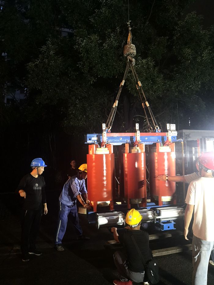 1599028505694403.jpg 图2:设备吊装_副本.jpg