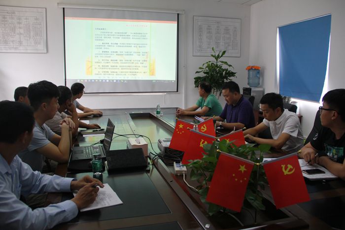 1599707216408758.jpg 宣读倡议书_副本.jpg