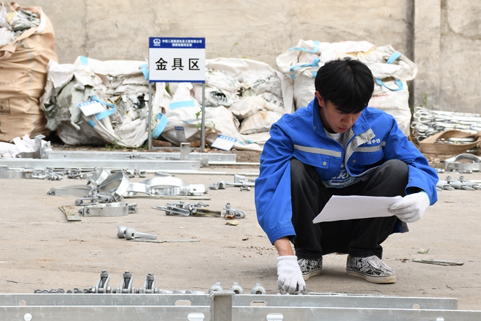 图3：杆型材料现场配置.JPG