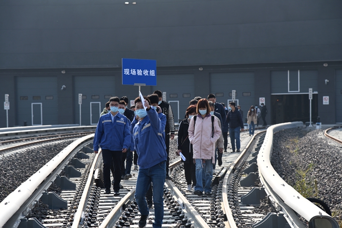 图2为现场验收现场_副本.jpg