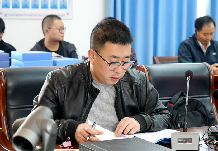 图2：现场汇报.jpg
