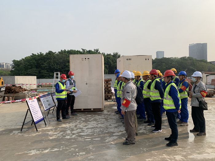 1615454281397011.jpg 图1:吊装前安全讲话.jpg