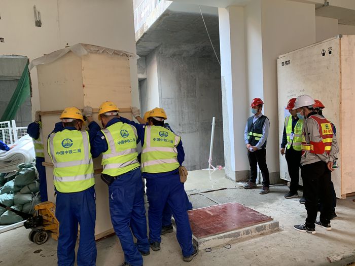 1615454357132839.jpg 图4:设备进库.jpg