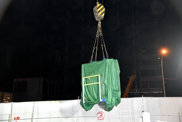 1616638793167823.jpg 图3;设备吊装_副本.jpg