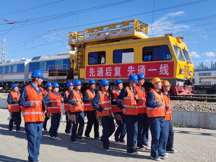 跑步进场.jpg