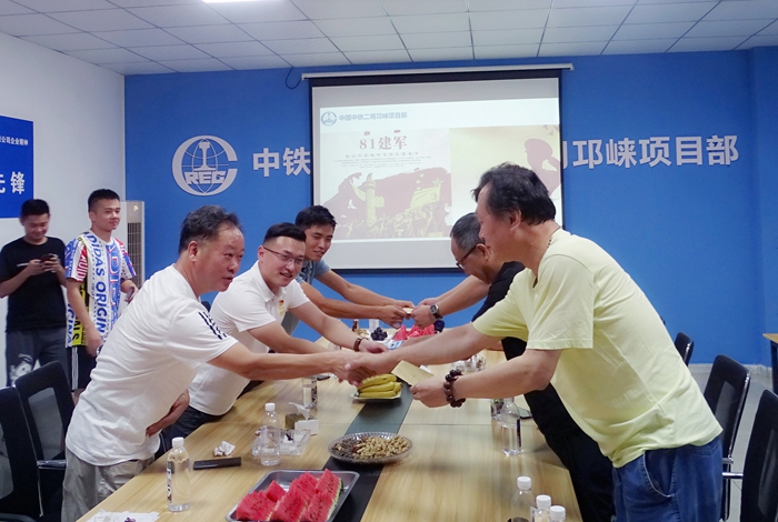 图1：慰问活动.jpg