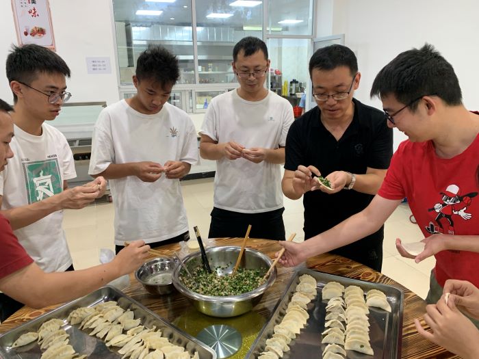 1627981761808696.jpg 图1:活动场景1.jpg