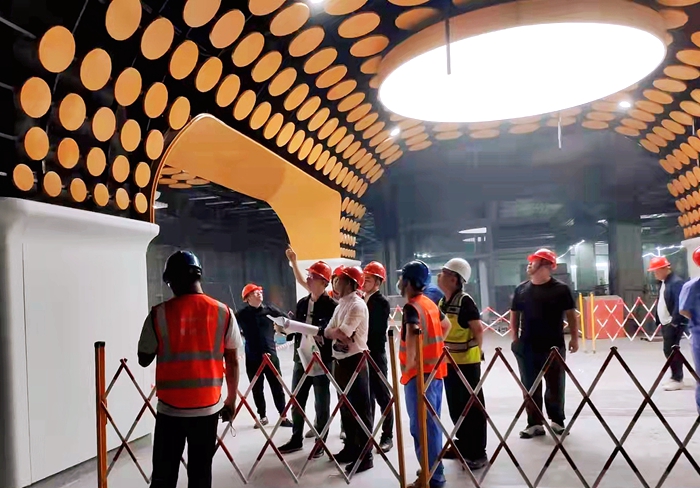 1633941682227767.jpg 图一:东新东路站重点艺术站点验收.jpg