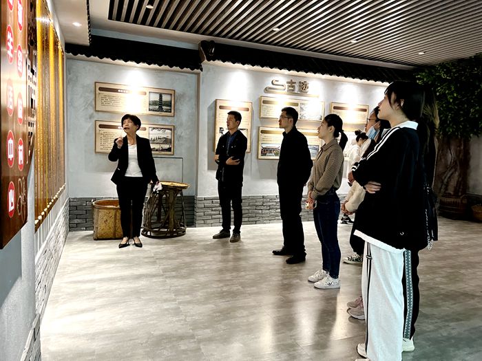 参观学习_副本.jpg