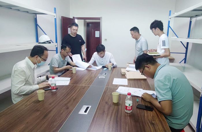 1653882791412459.jpg 图:业内资料检查现场.jpg