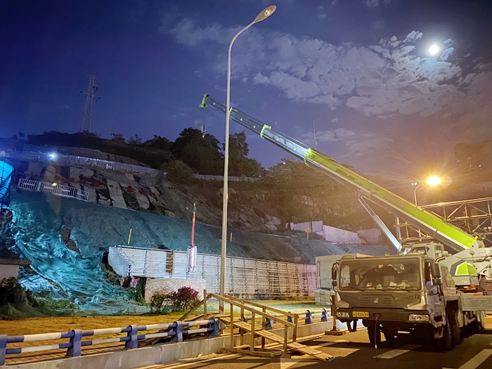 消防设备吊装 - 副本.jpg