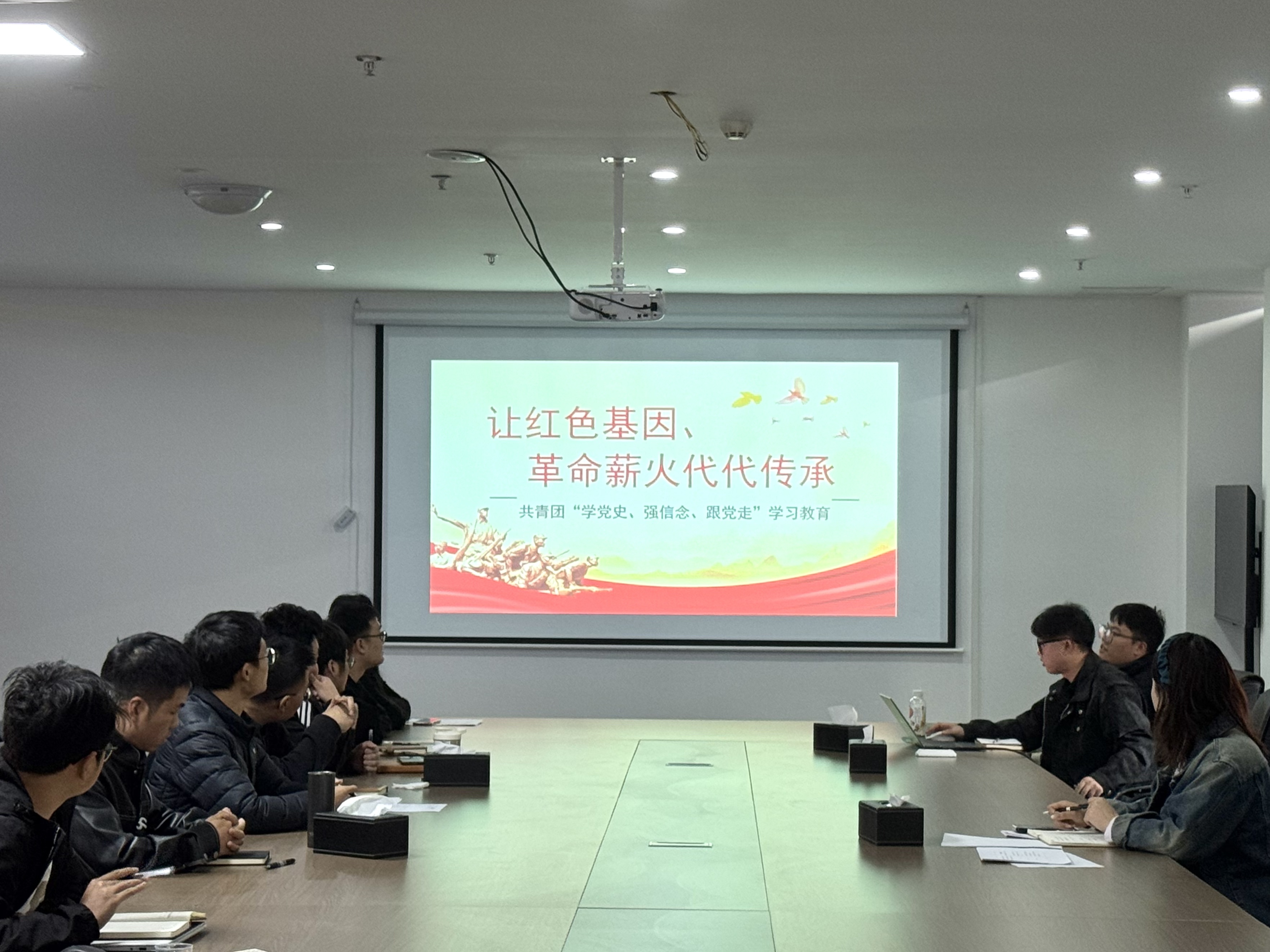 1765255369137030.jpg 团课照片.jpg